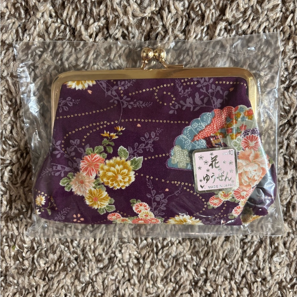 BRAND NEW Japanese buckle coin purse / wallet